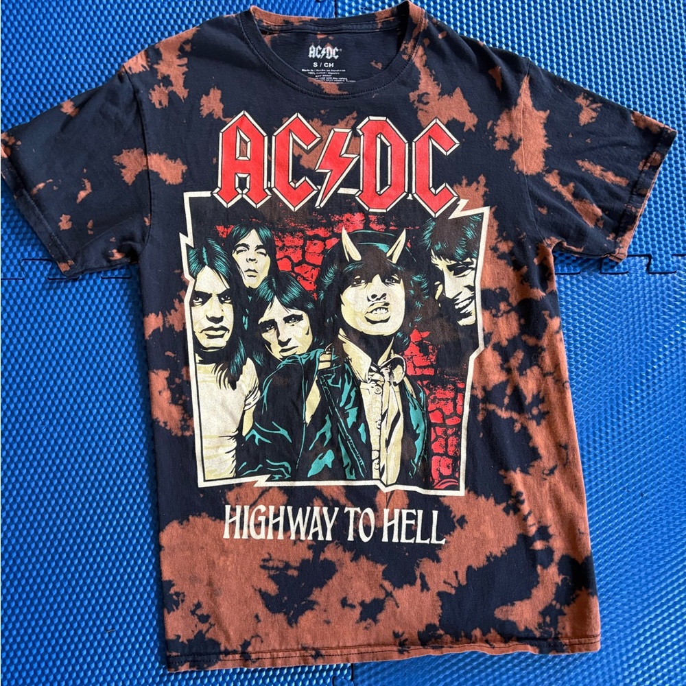 AC/DC Highway to Hell Graphic Tee in Red and Black
